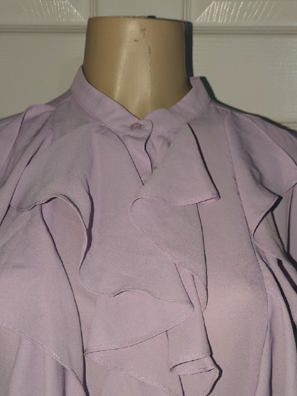 Ruffled Lilac Women's Blouse Pit To Pit 19 Inch - Picture 3 of 10